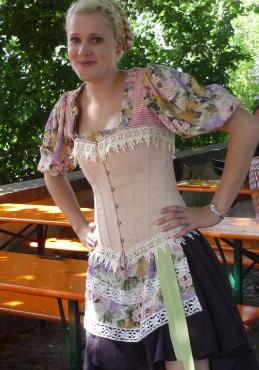 Mädchendirndl